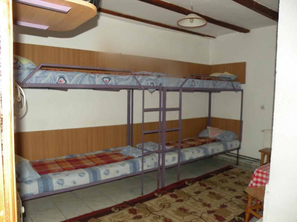 奥内什蒂 帕拉迪苏尔索菲里罗营地旅馆酒店 客房 照片